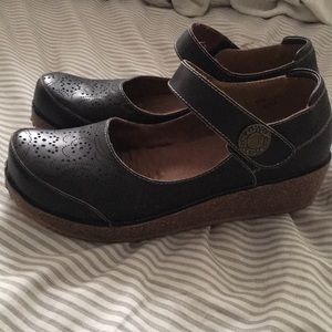 Mary Jane wedges
